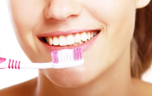 Chăm sóc răng thế nào sau khi làm Implant nha khoa 