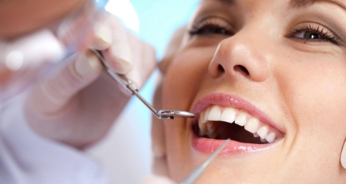 Trồng răng bị sưng nguyên nhân và cách khắc phục là gì? 2